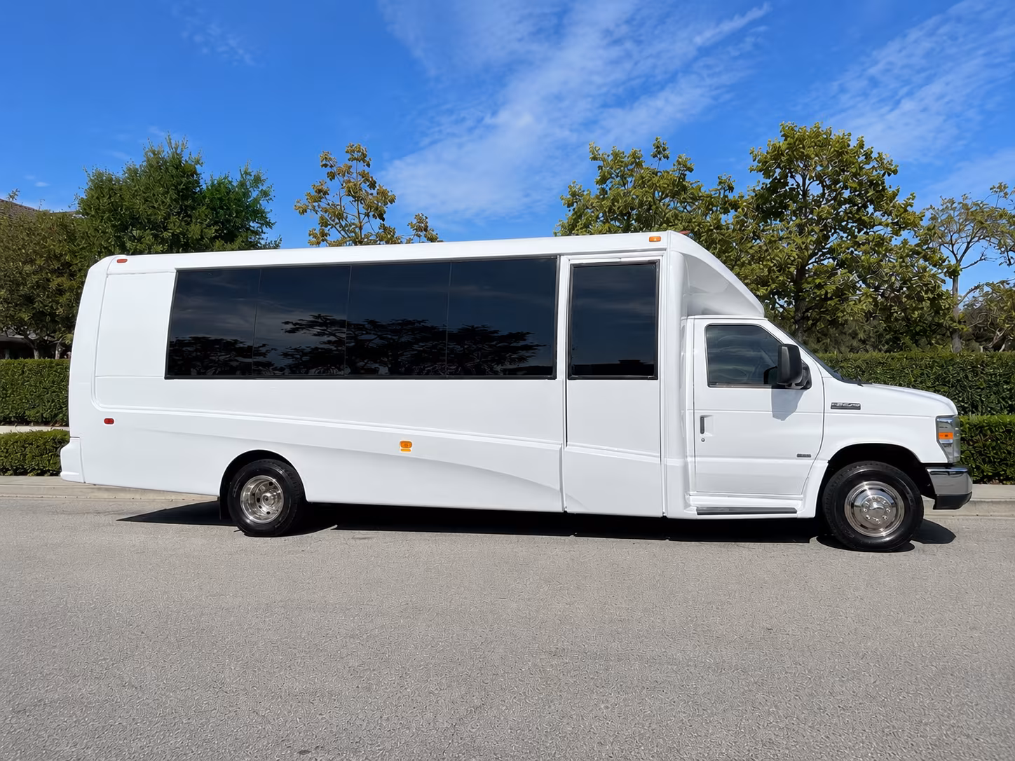 book a bus for your next wedding 2