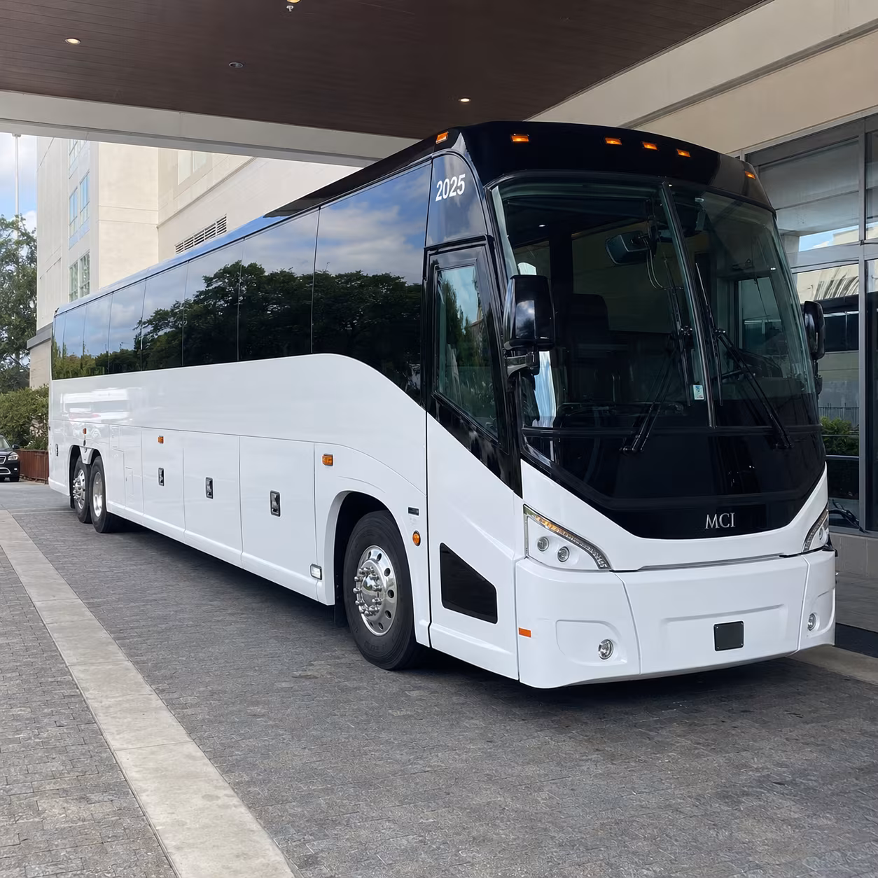 mableton 54 passenger charter bus
