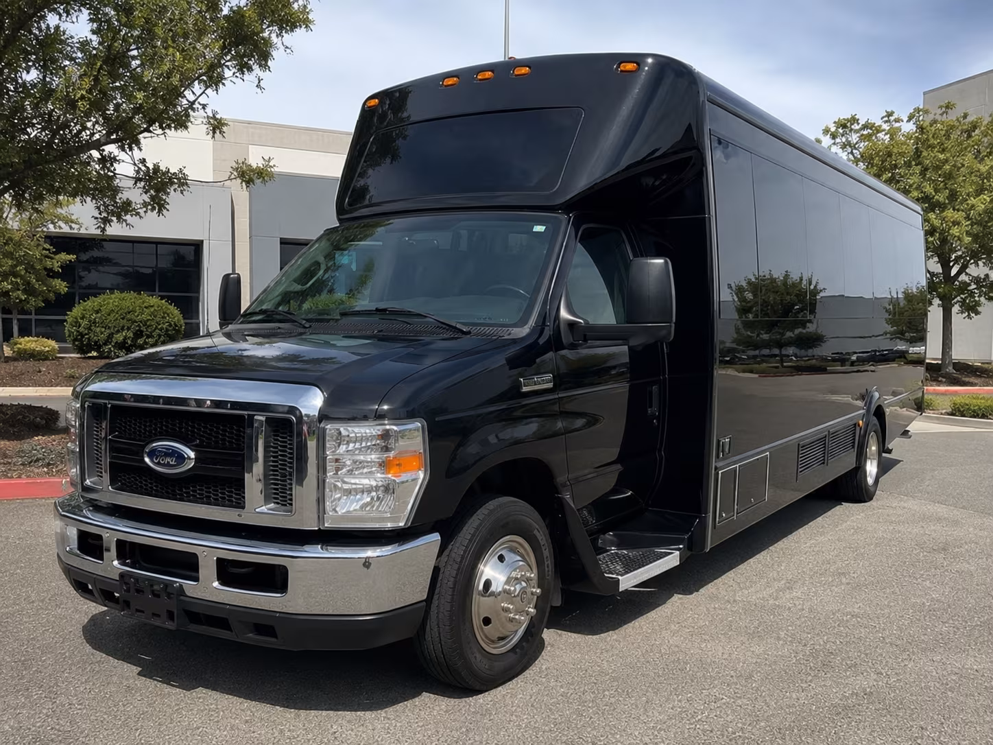 mableton wine tour party bus rental