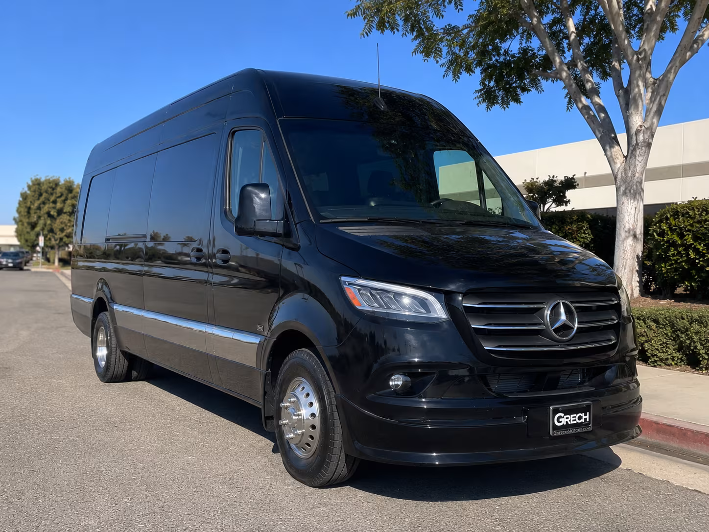 shuttle buses for wedding guests between mableton hotels and your venue